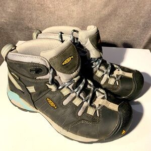 KEEN‎ Black and Gray Outdoor utility Boots waterproof